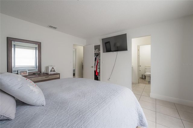 7210 N MANHATTAN AVENUE 2324, Tampa, FL 33614