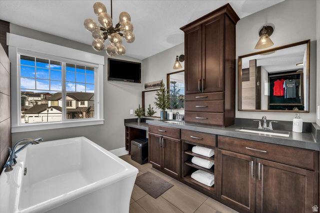 6429 W MAPLE VALLEY CIR, West Jordan, UT 84081