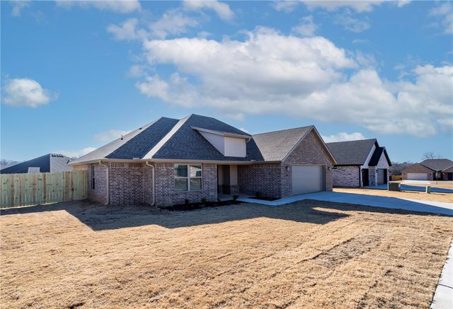 75 W Pitts Street, Farmington, AR 72730