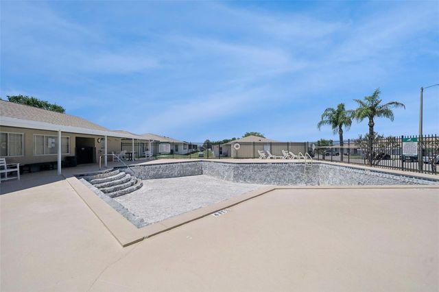 283 WINTER RIDGE BOULEVARD 283, Winter Haven, FL 33881