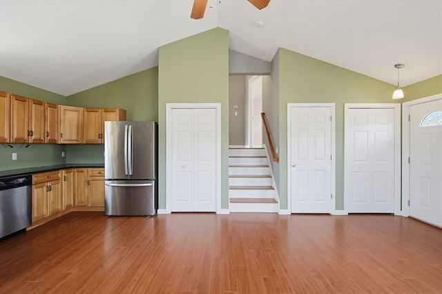 18 Russell St, Westport, MA 02790