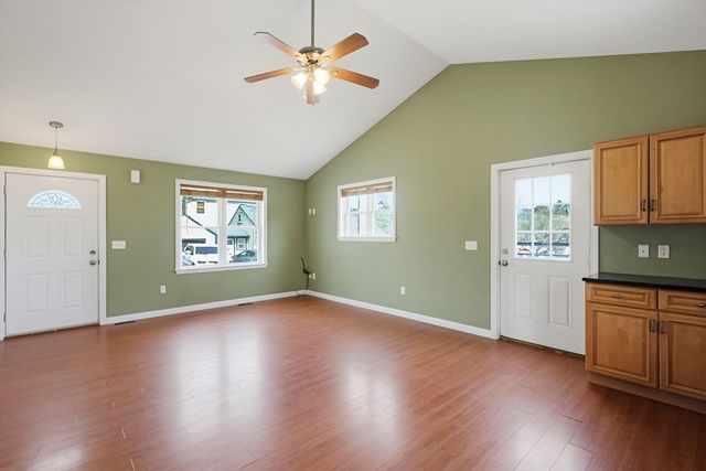 18 Russell St, Westport, MA 02790