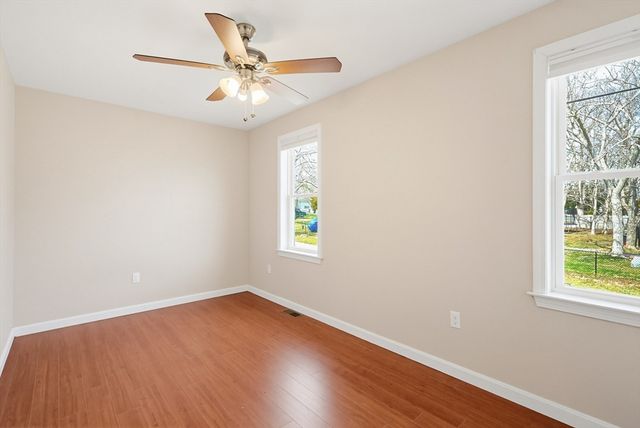 18 Russell St, Westport, MA 02790