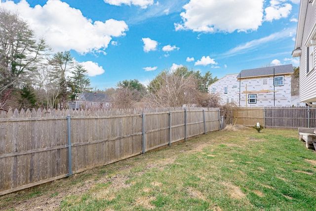 18 Russell St, Westport, MA 02790