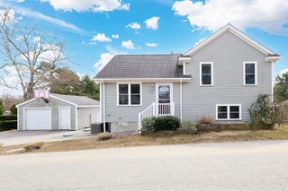 18 Russell St, Westport, MA 02790