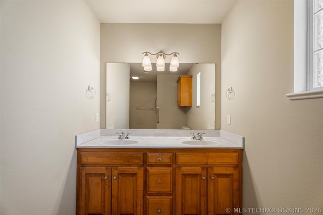 1016 Taylor Drive 1, Bartlesville, OK 74006