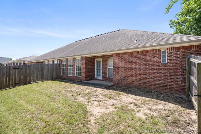 1016 Taylor Drive 1, Bartlesville, OK 74006