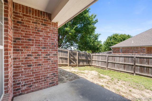 1016 Taylor Drive 1, Bartlesville, OK 74006
