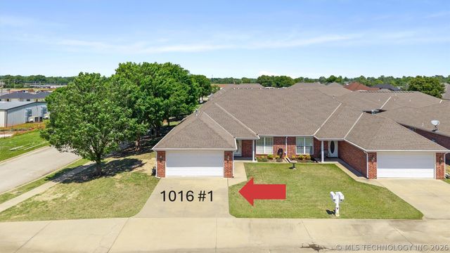 1016 Taylor Drive 1, Bartlesville, OK 74006