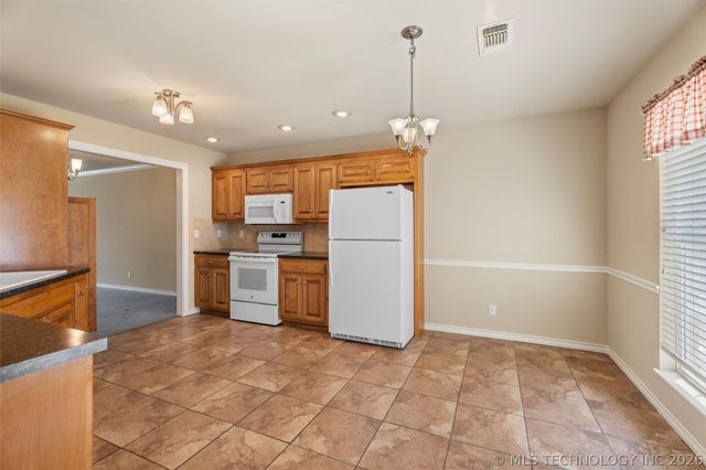 1016 Taylor Drive 1, Bartlesville, OK 74006