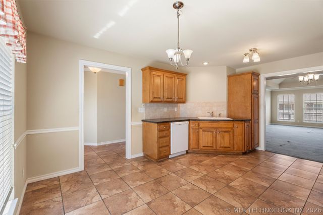 1016 Taylor Drive 1, Bartlesville, OK 74006