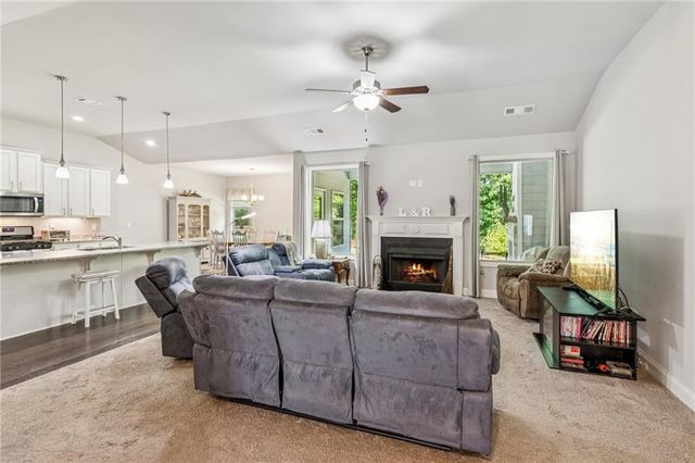 221 Charlotte Drive, Hoschton, GA 30548