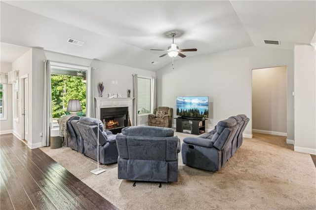 221 Charlotte Drive, Hoschton, GA 30548