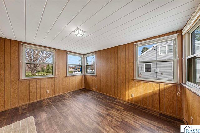 1235 E Main Street, Mankato, MN 56001