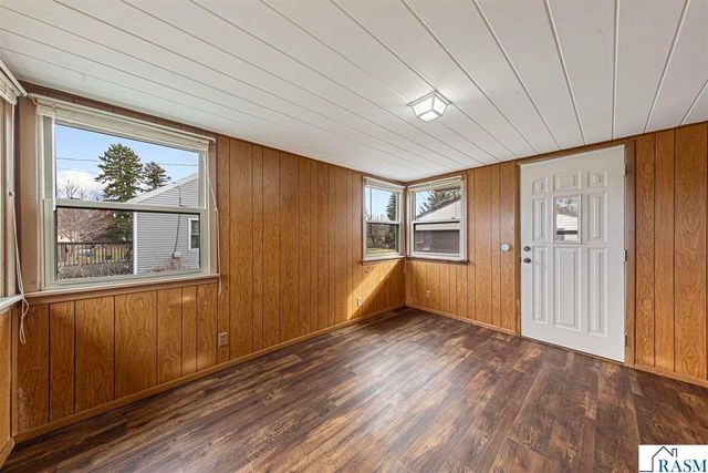 1235 E Main Street, Mankato, MN 56001