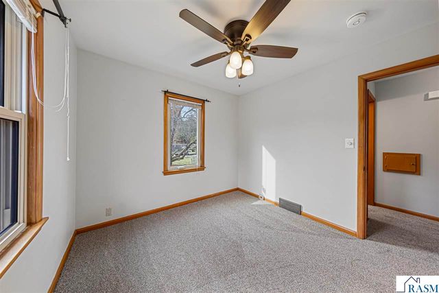 1235 E Main Street, Mankato, MN 56001