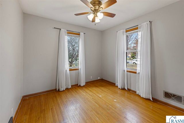 1235 E Main Street, Mankato, MN 56001