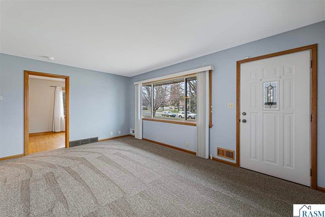 1235 E Main Street, Mankato, MN 56001