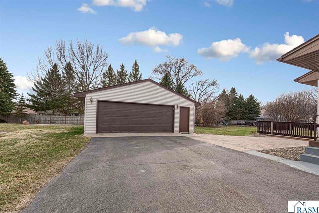 1235 E Main Street, Mankato, MN 56001