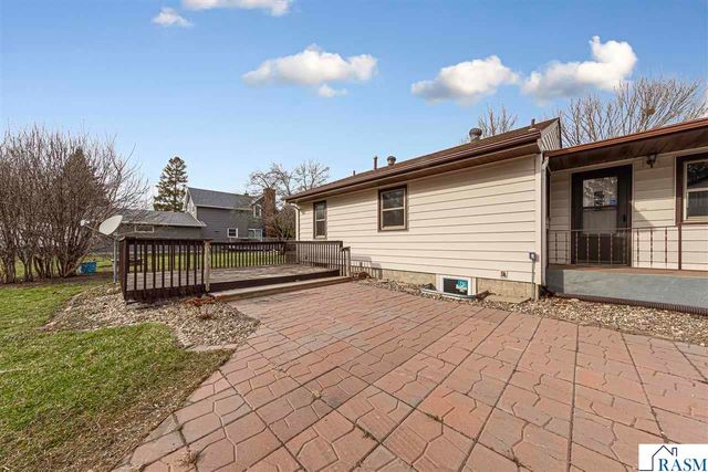 1235 E Main Street, Mankato, MN 56001