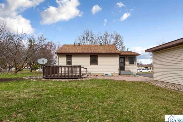 1235 E Main Street, Mankato, MN 56001