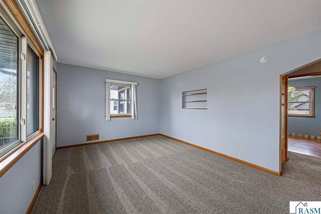 1235 E Main Street, Mankato, MN 56001