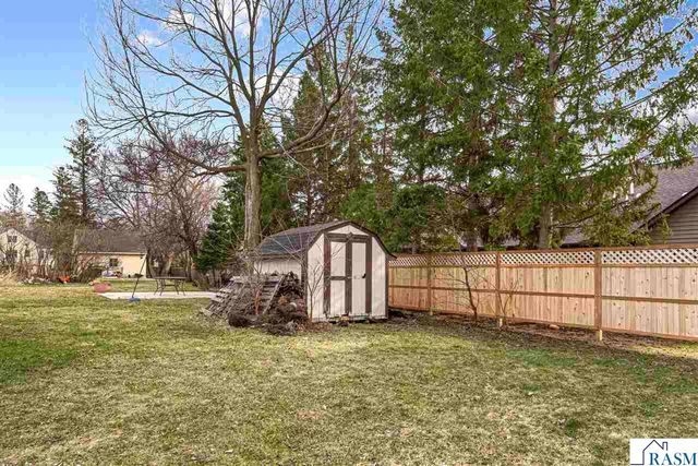 1235 E Main Street, Mankato, MN 56001