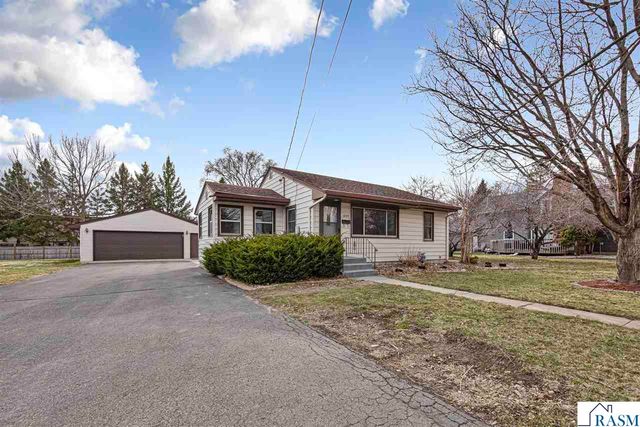 1235 E Main Street, Mankato, MN 56001