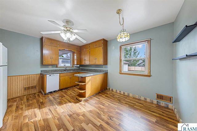 1235 E Main Street, Mankato, MN 56001