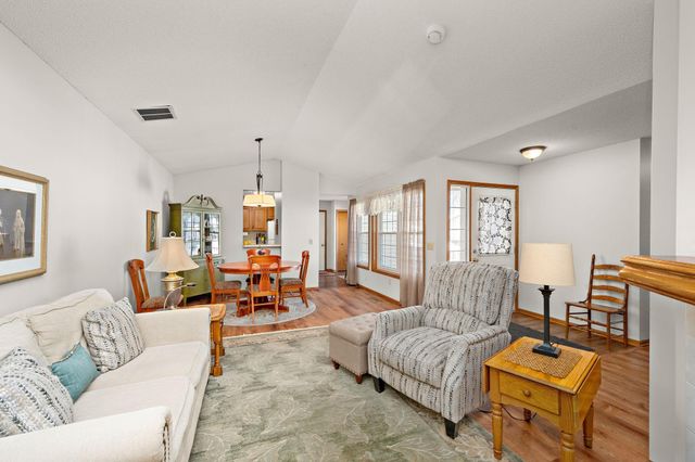 418 Sarazin Street, Shakopee, MN 55379