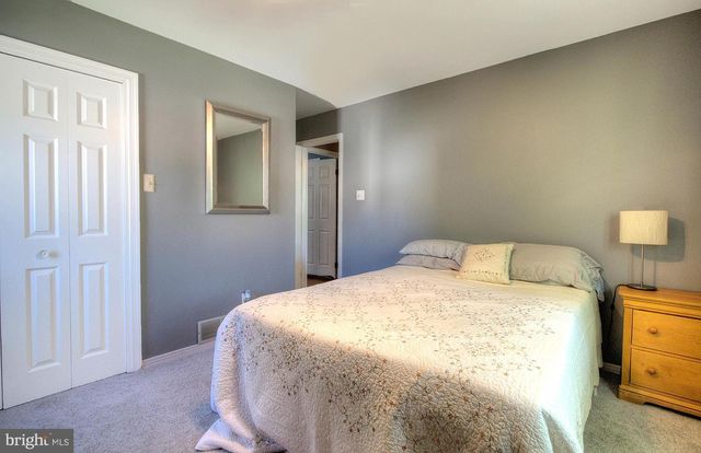 312 KNOLLWOOD DR, Egg Harbor Township, NJ 08234