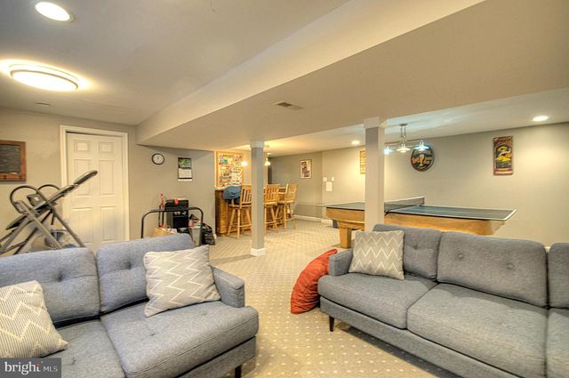 312 KNOLLWOOD DR, Egg Harbor Township, NJ 08234