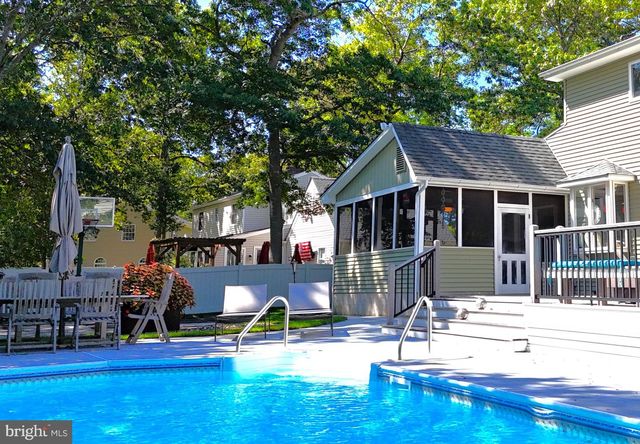 312 KNOLLWOOD DR, Egg Harbor Township, NJ 08234