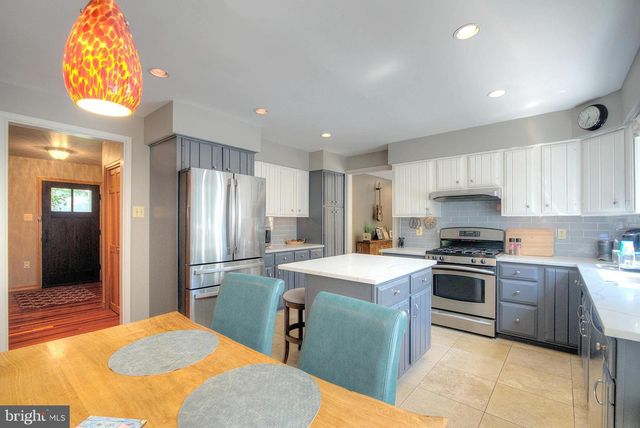 312 KNOLLWOOD DR, Egg Harbor Township, NJ 08234