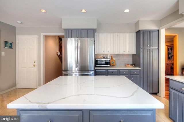 312 KNOLLWOOD DR, Egg Harbor Township, NJ 08234