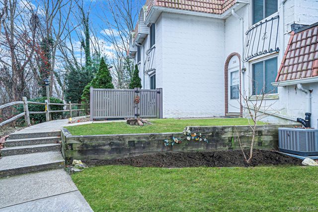 268 Brettonwoods Drive, Coram, NY 11727