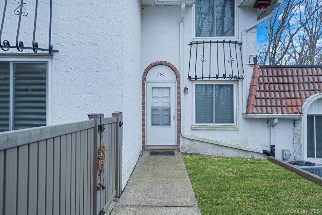 268 Brettonwoods Drive, Coram, NY 11727