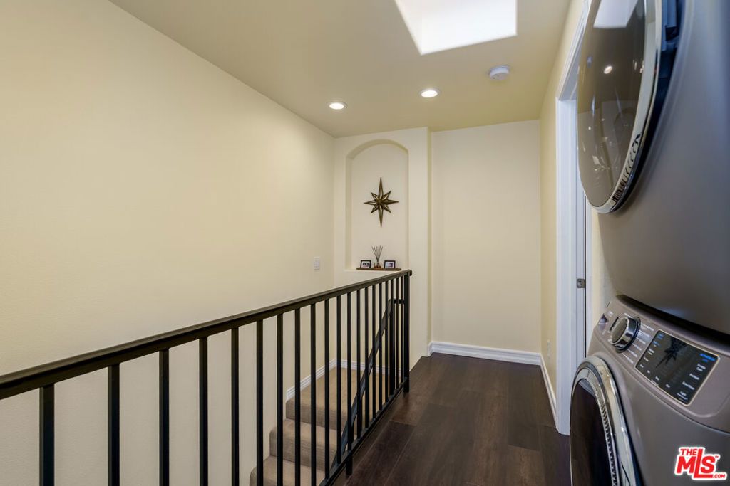 Image 20 of property listing at 4400 Cartwright Avenue 205, Toluca Lake, CA 91602