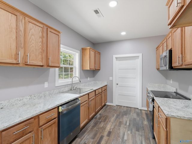 260 Carrington Lane, Albertville, AL 35950