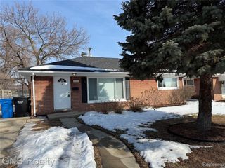 1143 E Harwood Avenue, Madison Heights, MI 48071