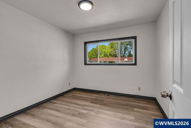 238 Gregory Ln SE, Salem, OR 97302