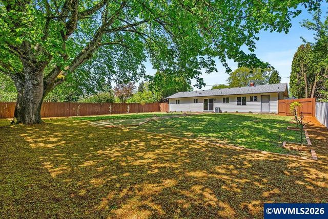 238 Gregory Ln SE, Salem, OR 97302