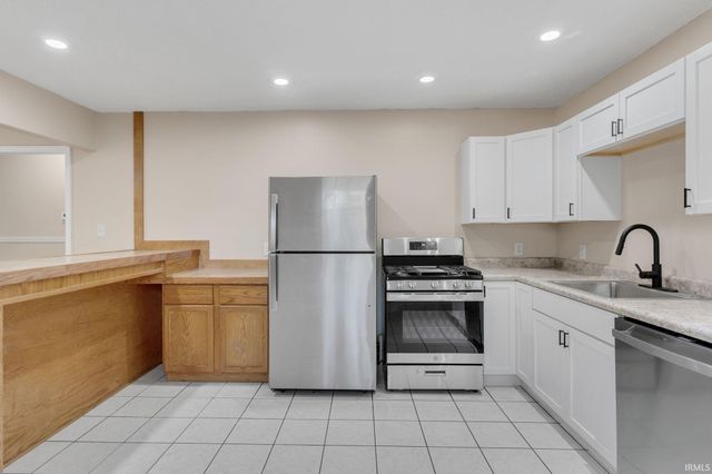 1225 S 27Th Street, South Bend, IN 46615