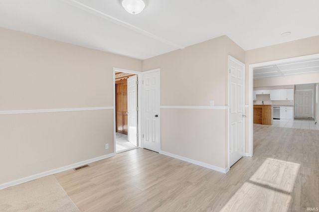 1225 S 27Th Street, South Bend, IN 46615