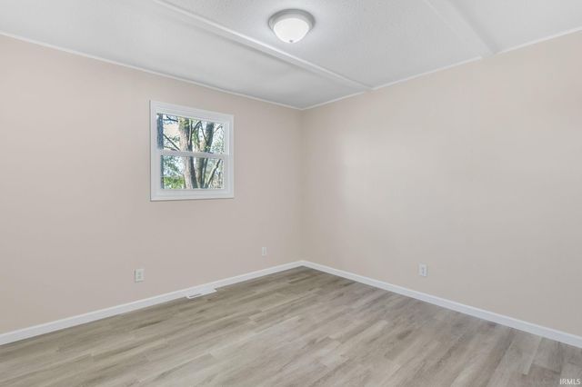 1225 S 27Th Street, South Bend, IN 46615