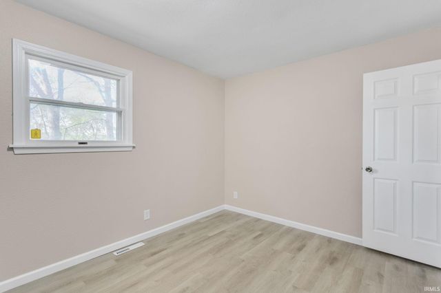 1225 S 27Th Street, South Bend, IN 46615