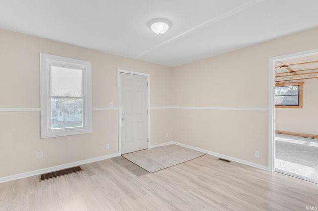 1225 S 27Th Street, South Bend, IN 46615