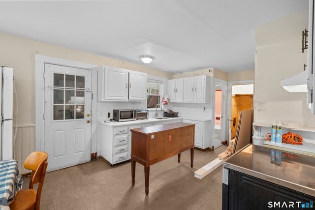 32 Lincoln Avenue, Norwalk, CT 06854