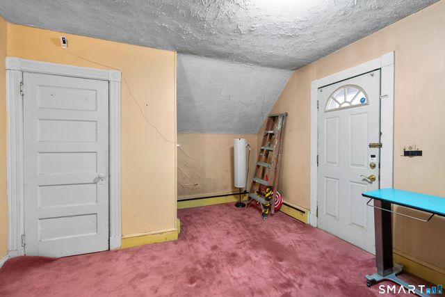 32 Lincoln Avenue, Norwalk, CT 06854