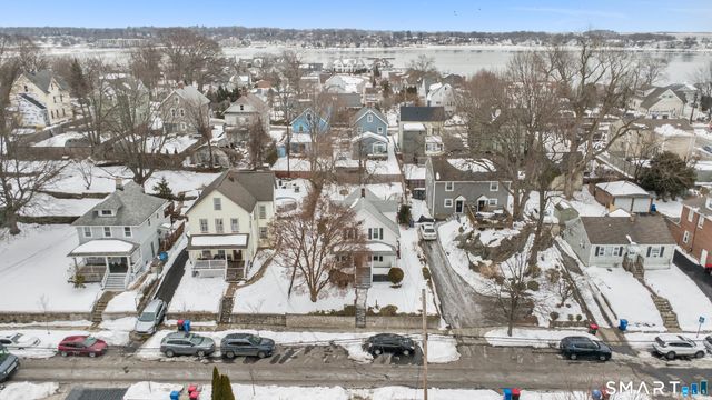 32 Lincoln Avenue, Norwalk, CT 06854